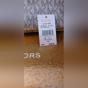 MICHAEL KORS Full Size Gold Logo Wallet